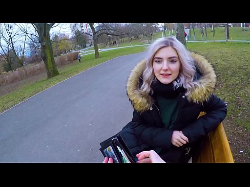 ❤️ Drénkt e Frieme säi waarme Spuer fir Suen - Blowjob am Park vum Eva Elfie ☑ Häre Porno op lb.prendiporno.ru